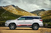 Tem Xe Toyota Fortuner - TFO063