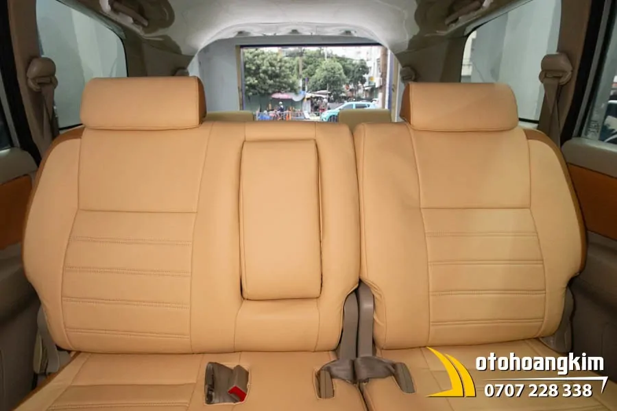 Bọc Áo Ghế Da Công Nghiệp Xe Innova - Ảnh 5