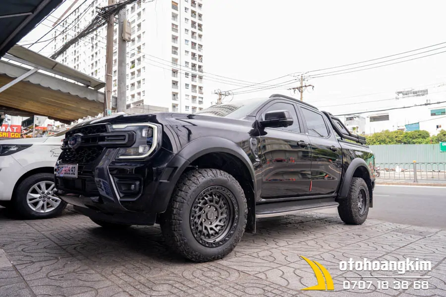 Ốp Cua Lốp Ford Ranger 2022 Bản Lớn Trơn Mẫu Mới - Ảnh 3