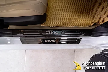 Nẹp Bước Chân Ngoài Honda Civic 2017 Chất Liệu Titan