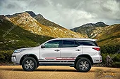 Tem Xe Toyota Fortuner - TFO031
