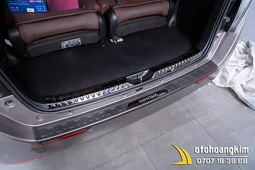 Chống trầy cốp sơn Toyota Innova 2016+ nhựa đen
