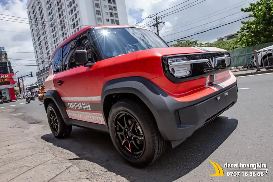 Tem xe Vinfast VF3 - Mẫu tem Dior sang trọng - Ảnh 3