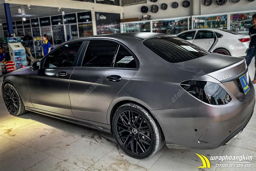 Dán đổi màu xám mờ Mercedes C 300 - Ảnh 2
