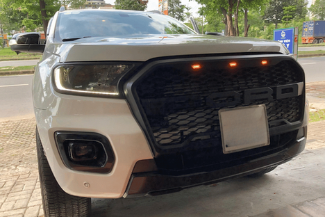 Mặt ca lăng Ranger 2018 lớn F150 có đèn - Ảnh 2