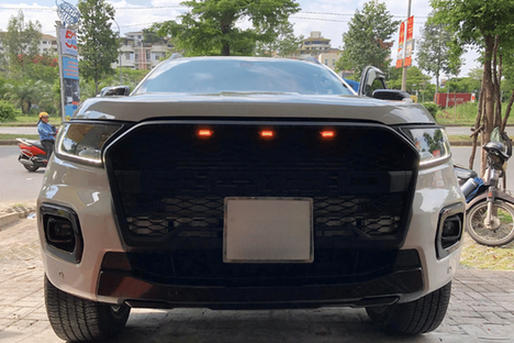 Mặt ca lăng Ranger 2018 lớn F150 có đèn - Ảnh 3