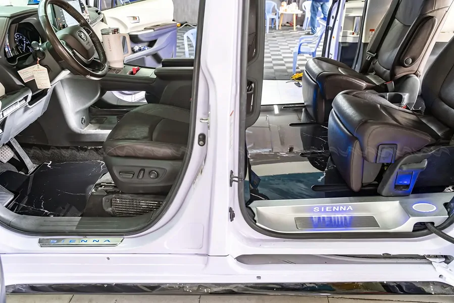 Sàn Limousine Sienna vân đá DVF102 - Nâng tầm nội thất xe  - Ảnh 9
