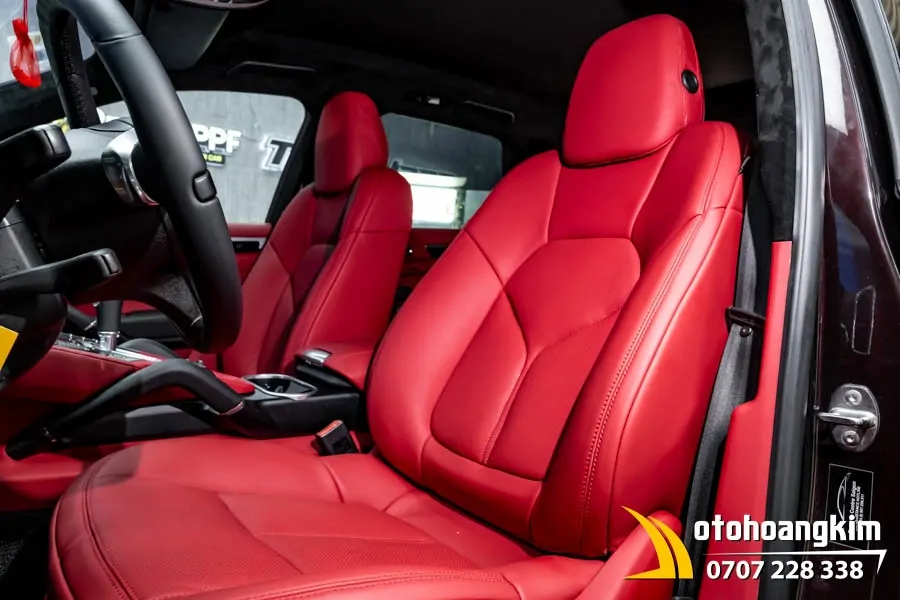 Đổi màu nội thất đỏ rượu vang xe Porsche - Ảnh 6