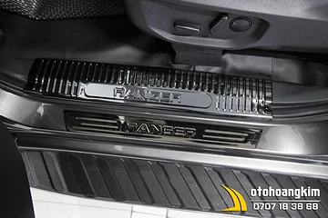 Nẹp Bước Chân Ngoài Ford Ranger 2022+ Titan