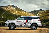 Tem Xe Toyota Fortuner - TFO028