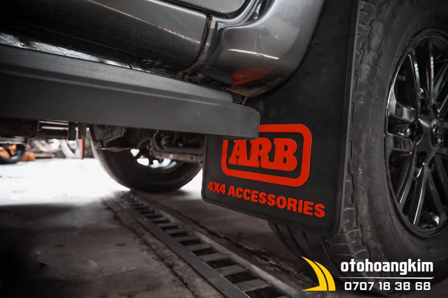 Chắn Bùn Cho Ford Ranger ARB Chữ Đỏ - 4X4 Accessories Đỏ - Ảnh 2
