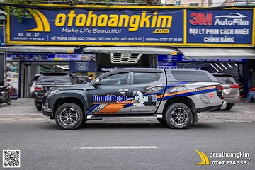 Tem Quảng Cáo Combitech Trên Xe Bán Tải Mitsubishi Triton