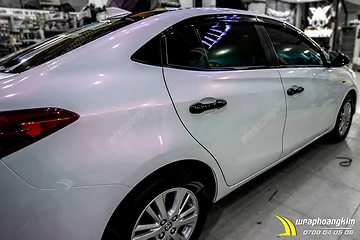 Dán đổi màu Candy trắng Toyota Vios