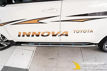 Bậc Lên Xuống Cơ Toyota Innova 2017 chữ xanh