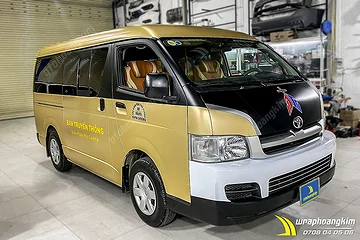 Dán đổi màu mờ bóng sâm panh vàng ánh kim Toyota Hiace