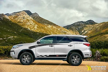 Tem Xe Toyota Fortuner - TFO105