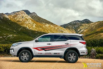 Tem Xe Toyota Fortuner - TFO100