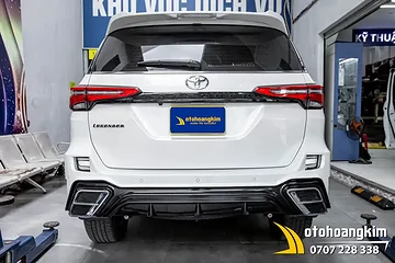 Cản sau Body Fortuner 2017 Lexus 570 Sport Mẫu 2