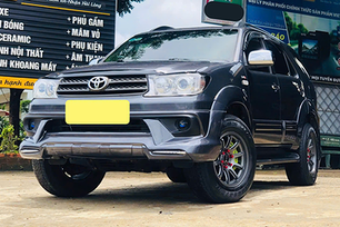 Ốp body Fortuner 2009