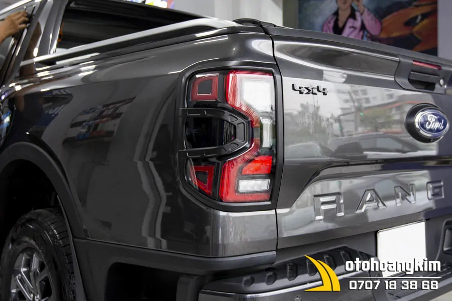Viền Đèn Sau Ford Ranger WT/RT/XLT 2022+ Đen - Ảnh 4