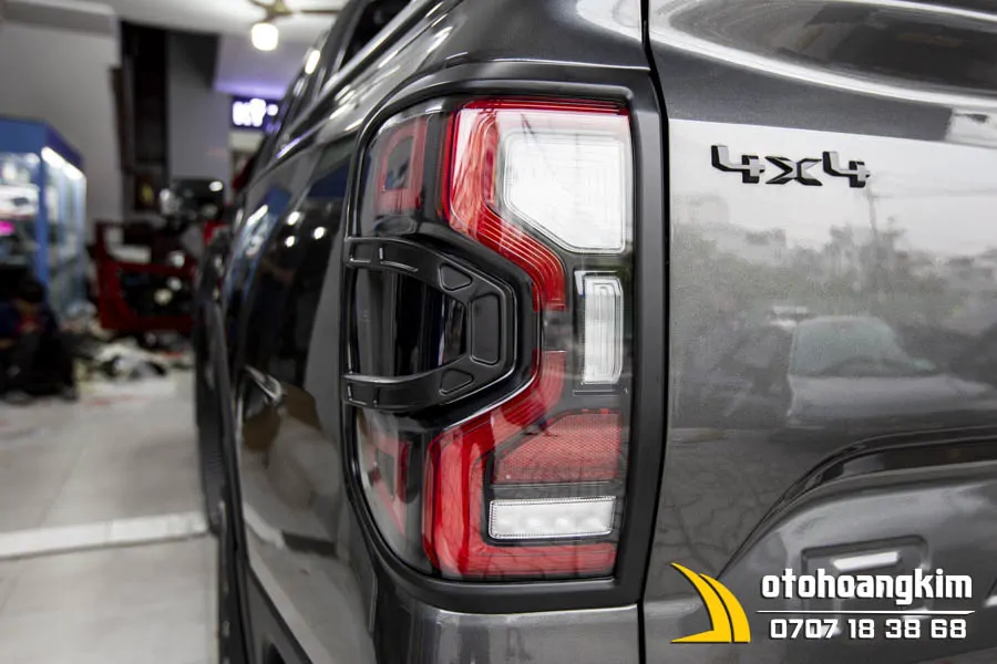 Viền Đèn Sau Ford Ranger WT/RT/XLT 2022+ Đen - Ảnh 2