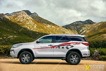 Tem Xe Toyota Fortuner - TFO094