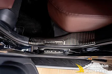 Nẹp bước chân trongToyota Corolla Cross [2020] titan