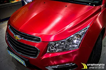 Dán đổi màu đỏ nhôm xước Chevrolet Cruze