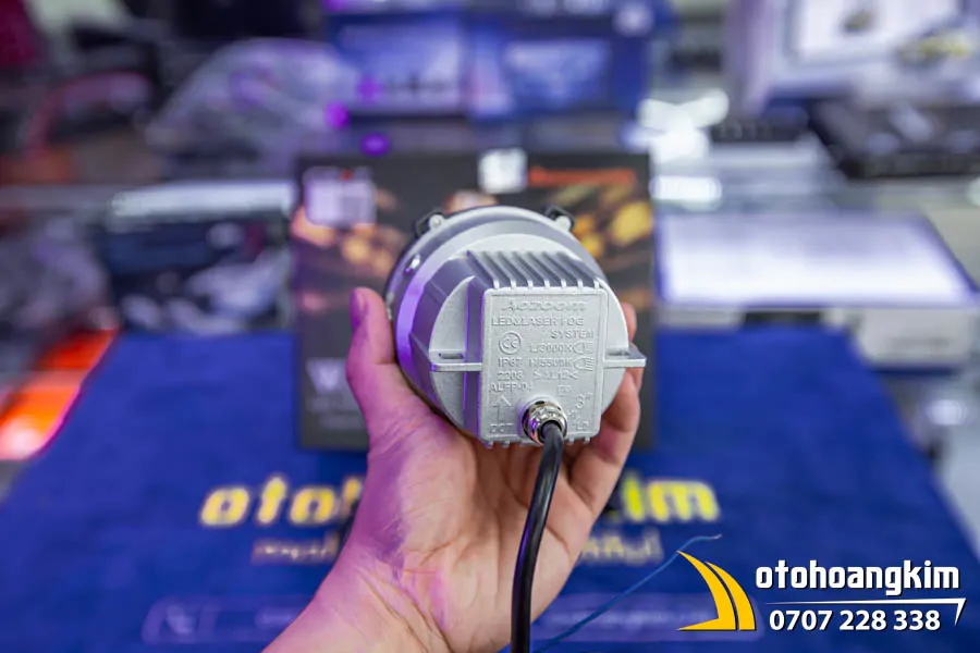 Bi Gầm Aozoom Wasp 3.0 4500k Xe Carnival - Ảnh 2