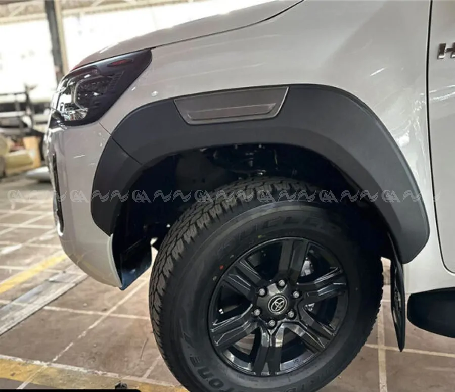 Ốp cua lốp Hilux trơn (nguyên bản 2021) - Ảnh 3