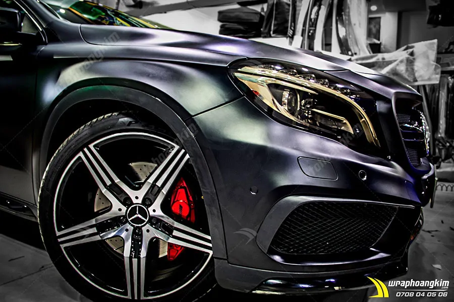 Dán đổi màu đen mờ Mercedes GLA 45 - Ảnh 4