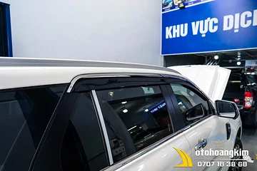 Vè Che Mưa Ford Everest 2018 Viền Inox Cao Cấp