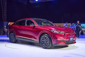 xe-dien-duy-nhat-cua-ford-tai-viet-nam-giam-gia-900-trieu-dong