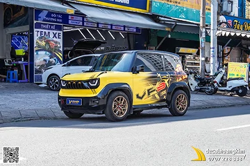 Tem xe VinFast VF3 phong cách Racing - Vàng đen nổi bật