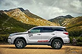 Tem Xe Toyota Fortuner - TFO045