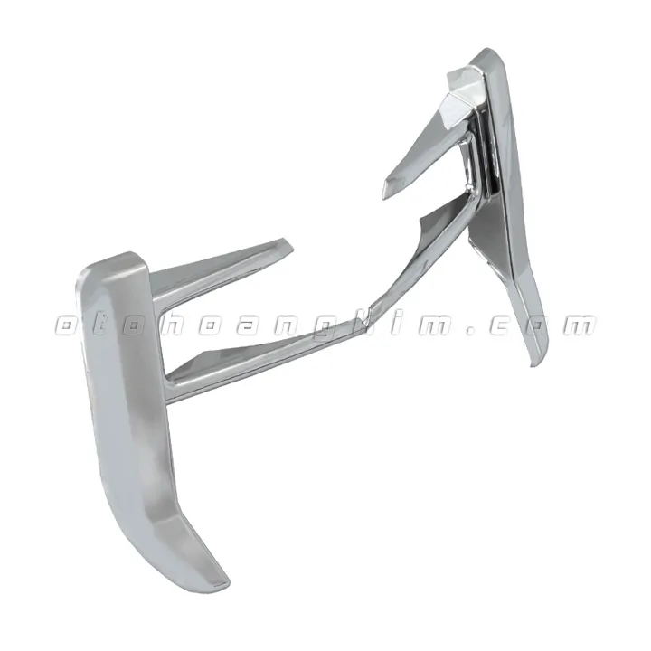 Viền Đèn Gầm Sau Toyota Raize - Ảnh 3