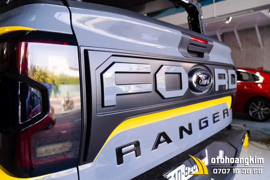 Ốp Cốp Sau Ford Ranger 2022 Loại 1 - Ảnh 2