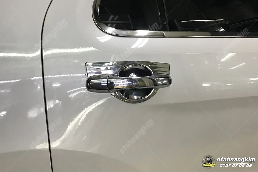 Chén cửa Ford Explorer [2016-2019] - Ảnh 4
