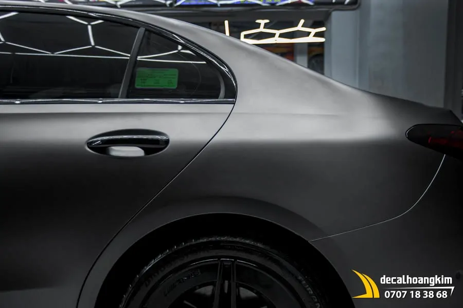 Dán đổi màu xám xi măng lì (Cement Grey Matte) xe C300 - Ảnh 2
