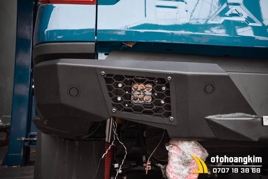 Ốp Cản Sau Ford Ranger 2023 Mẫu Mới - Ảnh 2