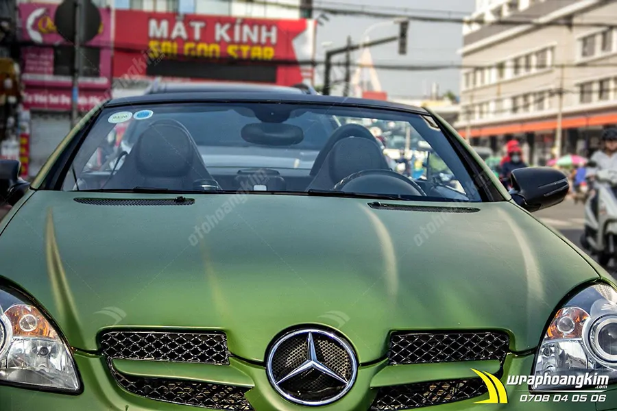 Dán đổi màu mờ xanh quân đội Mercedes SLK - Ảnh 2
