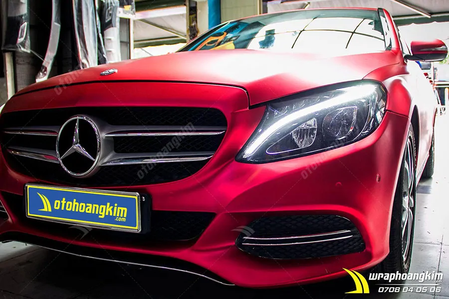 Dán đổi màu đỏ mờ Mercedes C 200 - Ảnh 3
