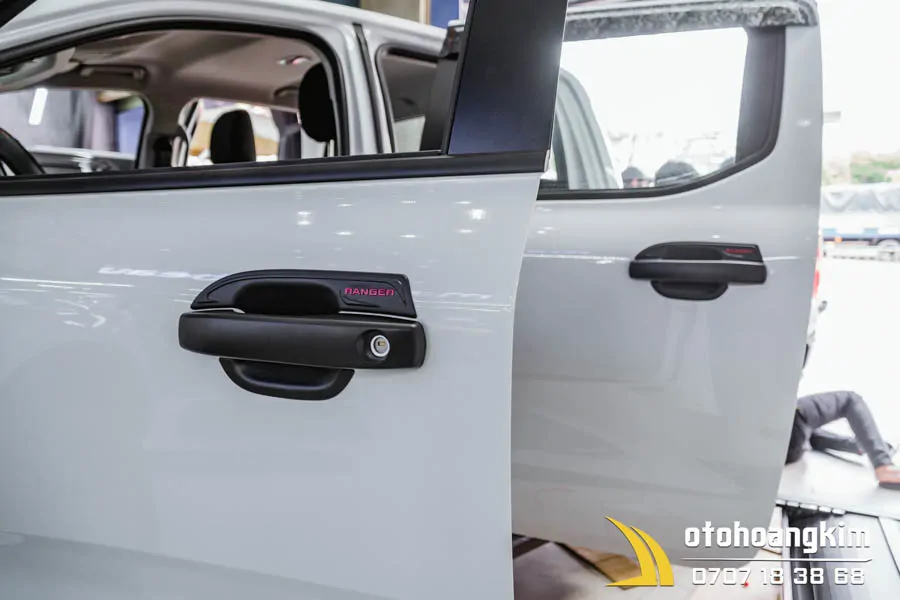Tay Cửa Ford Ranger 2022 XLS XLT Đen - Ảnh 3
