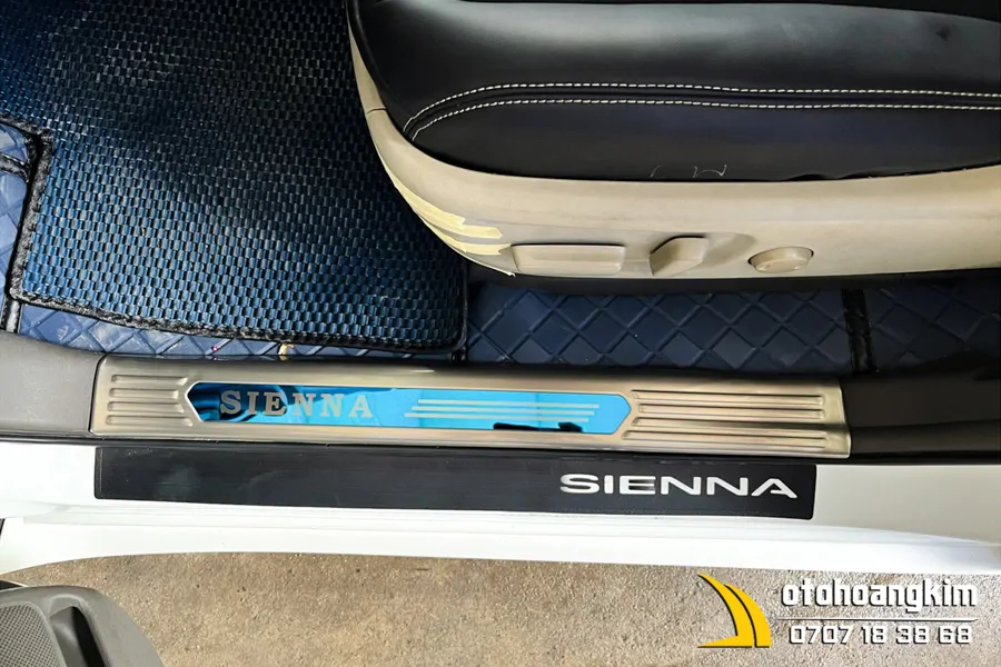 Nẹp Bước Chân Trong Toyota Sienna Inox - Ảnh 2