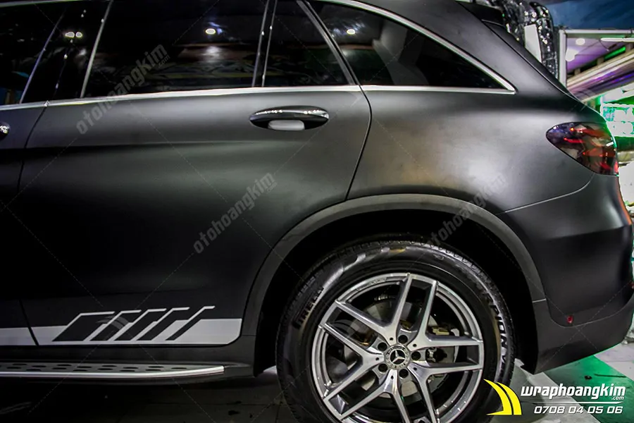 Dán đổi màu đen mờ Merceades Mercedes GLC 300 - Ảnh 3