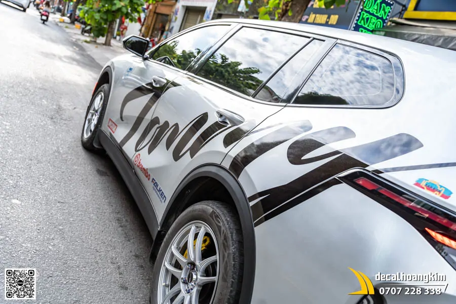 Dán Tem Decal Xe Limo Green Mẫu Tem Thiết Kế Red Bull - Ảnh 1
