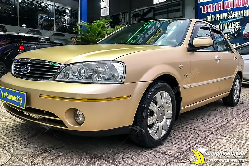Dán đối màu nâu vàng mờ Ford Laser - Ảnh 2