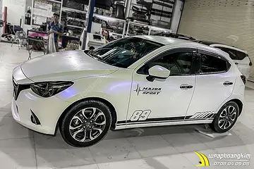 Dán đổi màu trắng mờ Mazda 2 Hatchback