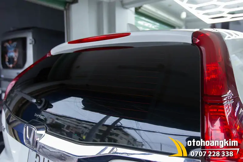 Dán phim cách Avery SCiR15 kính hậu xe CRV - Ảnh 3