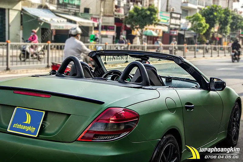 Dán đổi màu mờ xanh quân đội Mercedes SLK - Ảnh 3